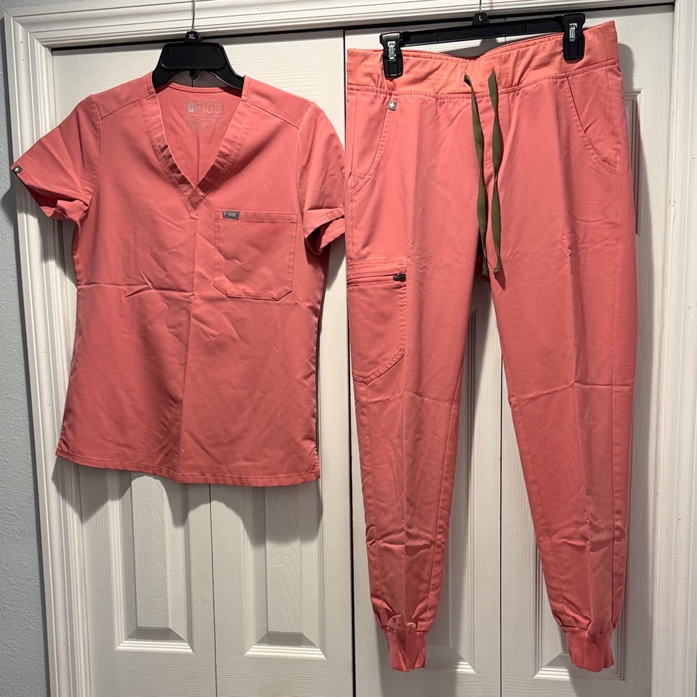 FIGS Coral Pink Scrub Set